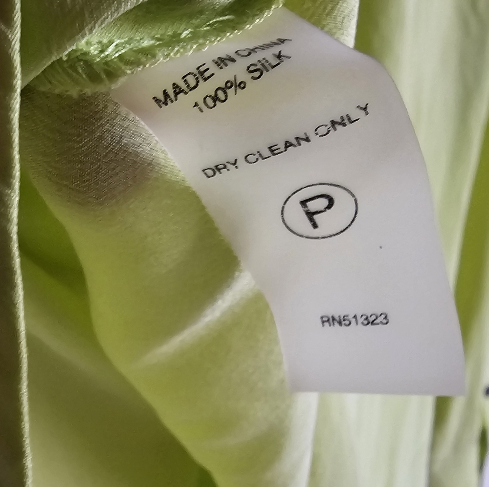 100% Silk Luxurious Chartreuse Green Button Up Blouse Turo Vince Camuto L - Picture 8 of 8